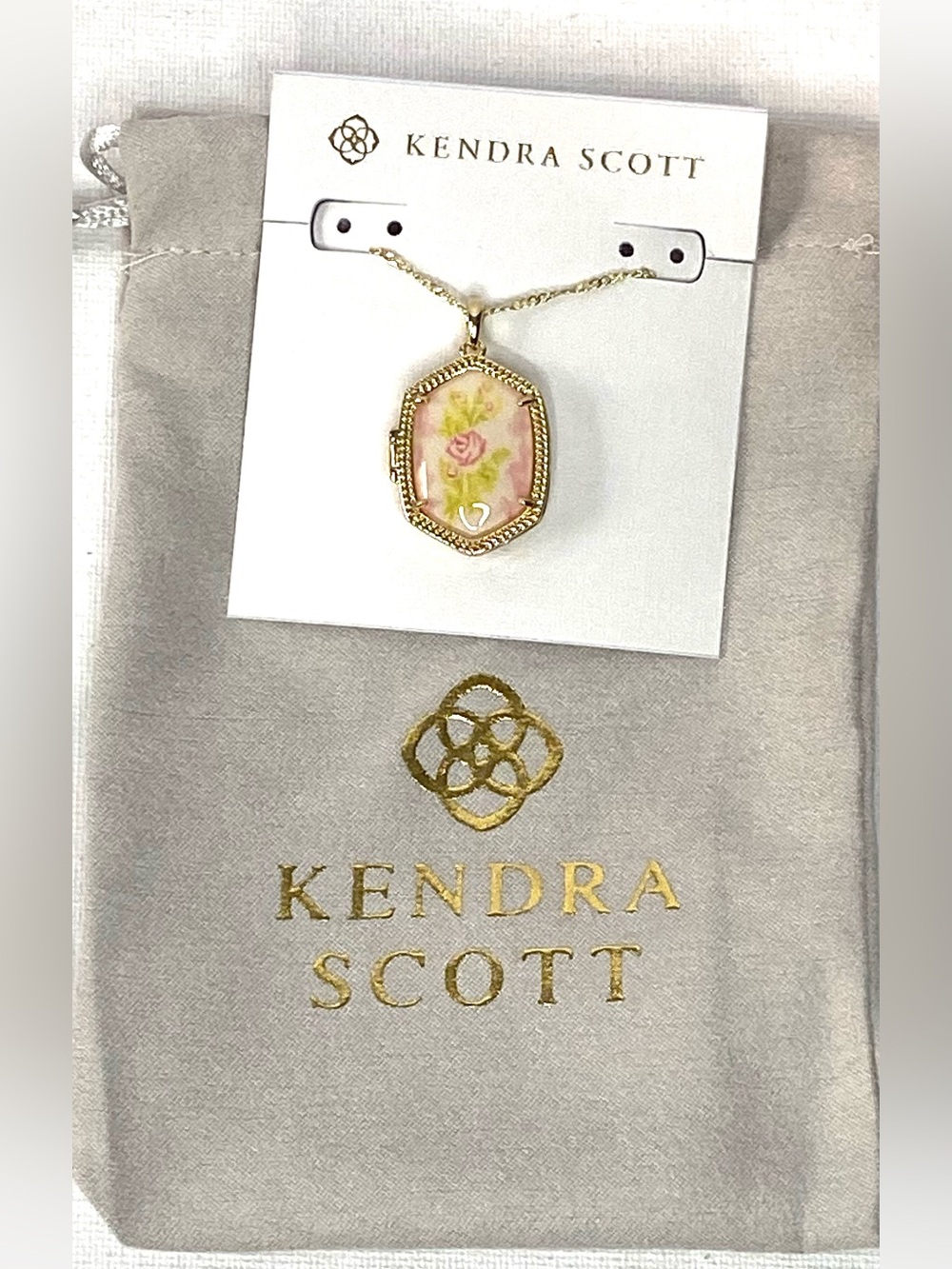 LIMITED EDITION Kendra Scott x Love shack Locket Necklace - Picture 3 of 4